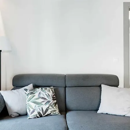Revitalized In Historical Building Apartment
