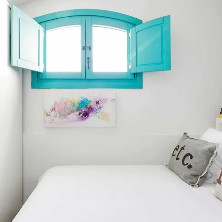 Revitalized In Historical Building Apartment