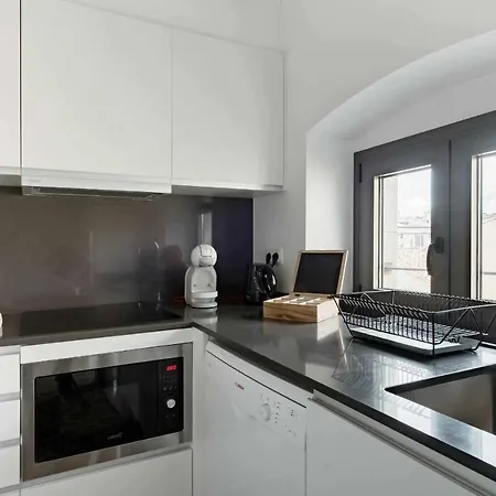 Revitalized In Historical Building Apartament Girona