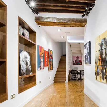 Apartament Revitalized In Historical Building Girona